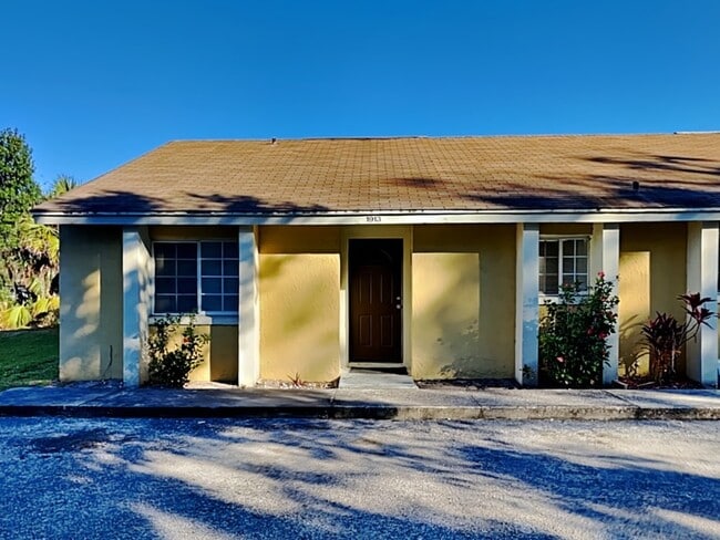 property at 1913 Truman Rd
