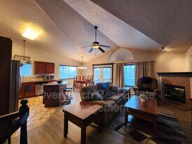 11854 Galloway Loop in Anchorage, AK - Building Photo