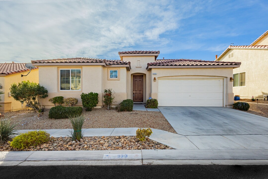 9313 Longhorn Falls Ct in Las Vegas, NV - Building Photo