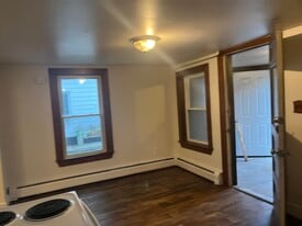 216 Water St, Unit 1 in Waterville, ME - Building Photo