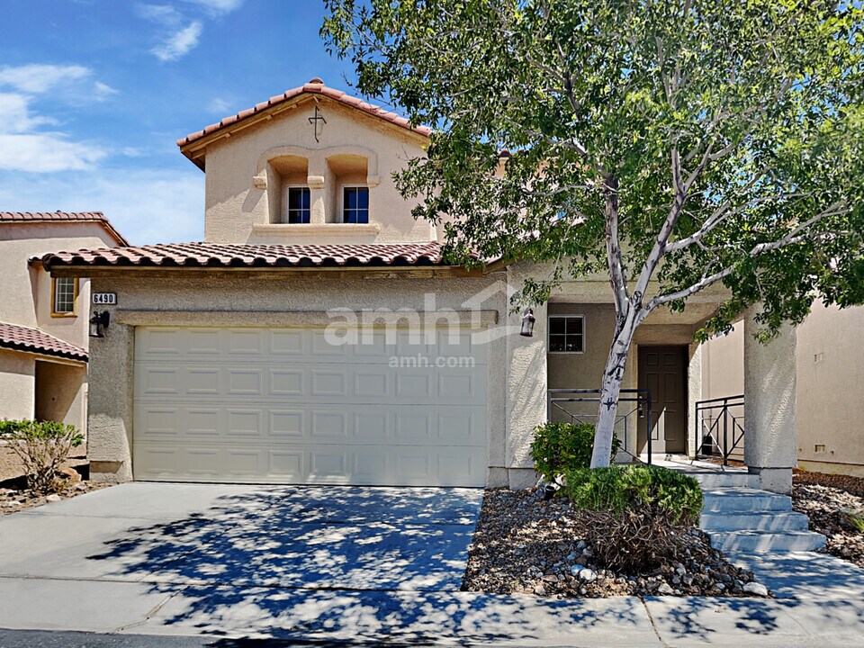 6490 Albina Creek St in Las Vegas, NV - Foto de edificio