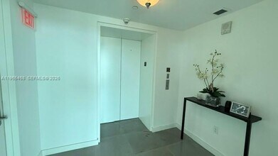 101 S Fort Lauderdale Beach Blvd in Fort Lauderdale, FL - Foto de edificio - Building Photo