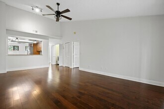 6215 SE Georgetown Pl in Hobe Sound, FL - Building Photo - Building Photo