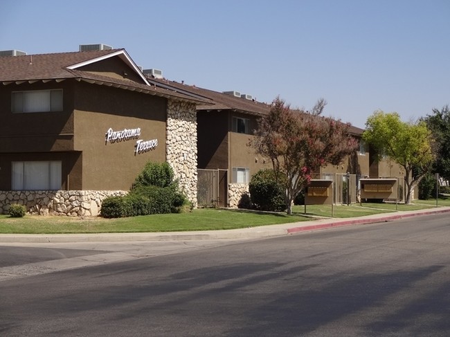 Panorama Terrace in Bakersfield, CA - Foto de edificio - Building Photo