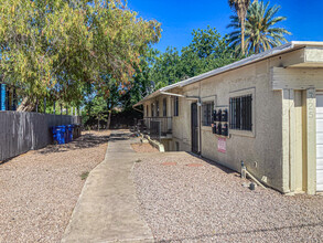 325-329 S Pioneer St in Mesa, AZ - Building Photo - Building Photo