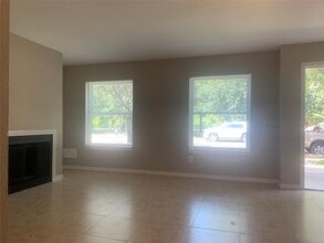 726 Memorial Mews St in Houston, TX - Building Photo - Building Photo