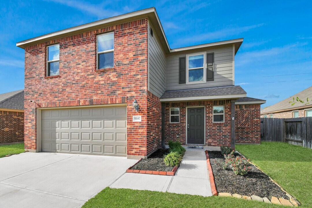 5342 Prairie Dog Fork Ln in Richmond, TX - Building Photo