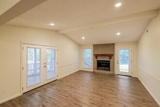 4804 Eastern Hills Ln, Unit 016 in Cottondale, AL - Building Photo - Building Photo