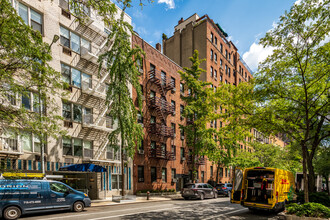 315-317 E 54th St in New York, NY - Building Photo - Primary Photo