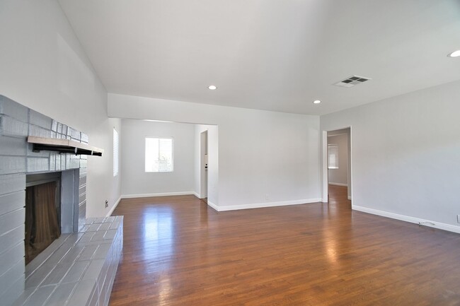 2800 Vail Ave in Redondo Beach, CA - Building Photo - Building Photo