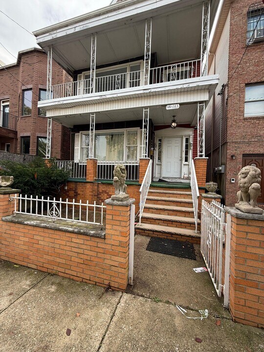 163 BIDWELL Ave in Jersey City, NJ - Building Photo