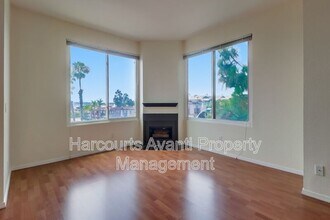 2445 Brant St in San Diego, CA - Building Photo - Building Photo