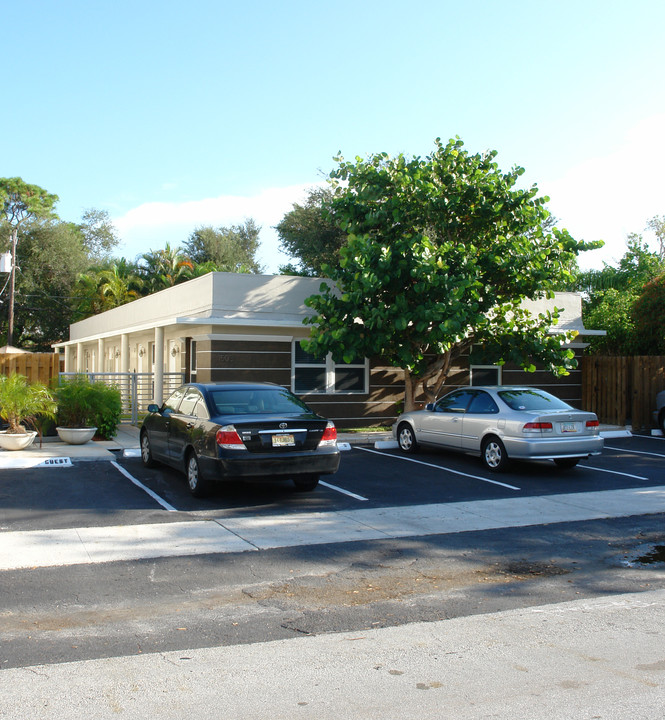 1503 NE 4th Ct in Fort Lauderdale, FL - Building Photo