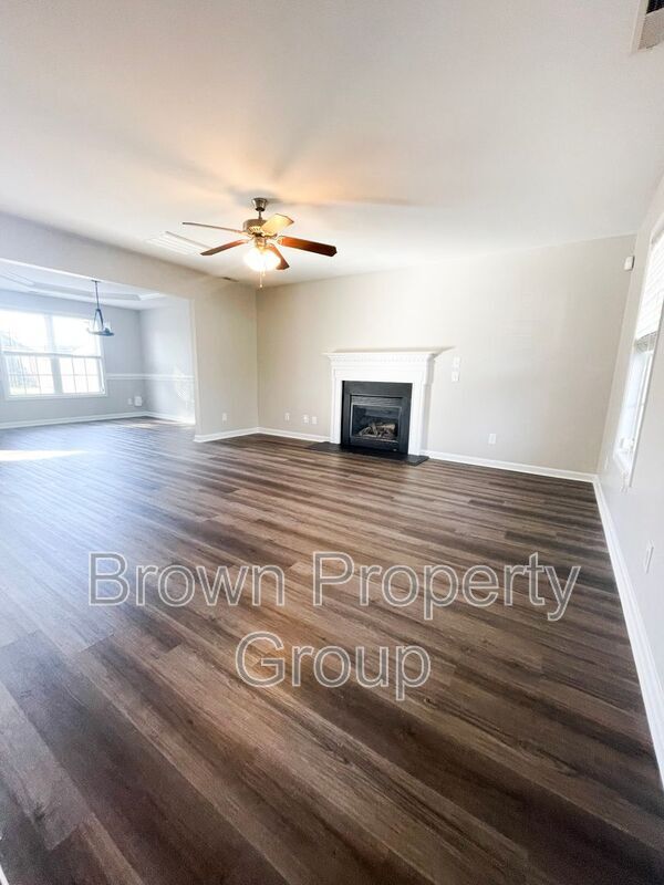 370 Fairfield Cir in Raeford, NC - Building Photo - Building Photo