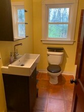 41 Harwood Ave in Littleton, MA - Foto de edificio - Building Photo