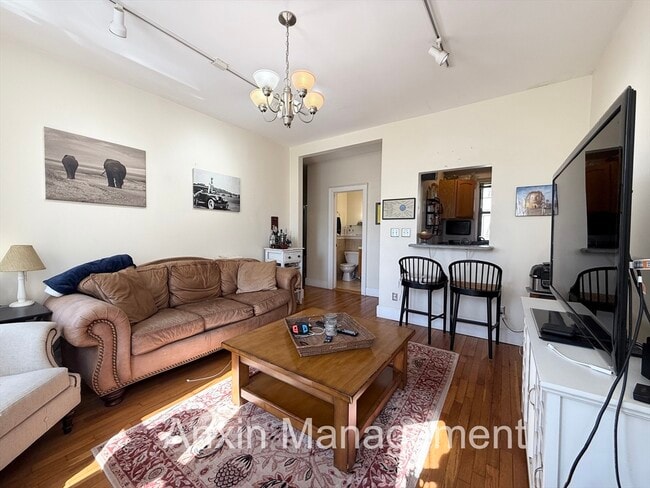 310 Allston St, Unit #1 in Boston, MA - Foto de edificio - Building Photo