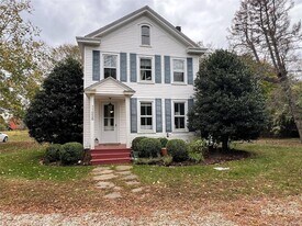11930 Main Rd in East Marion, NY - Building Photo