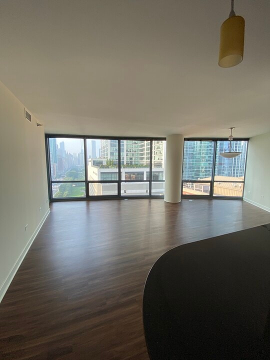 1250 S Michigan Ave, Unit 1409 in Chicago, IL - Building Photo