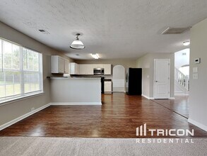 3755 Renfroe Ave in Douglasville, GA - Foto de edificio - Building Photo