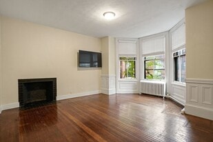 298 Marlborough St, Unit 5 in Boston, MA - Building Photo