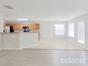 517 Zapata Cir in New Braunfels, TX - Foto de edificio - Building Photo