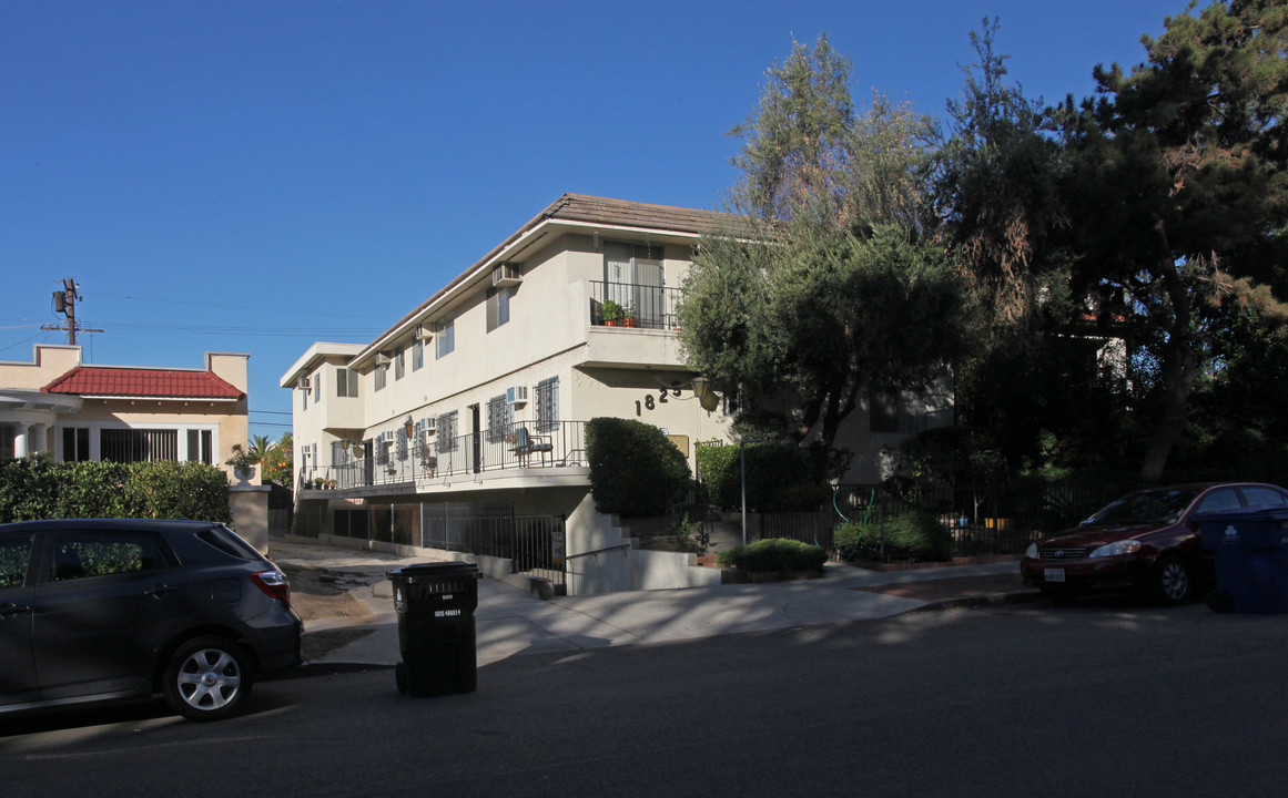 1825 Berendo St in Los Angeles, CA - Building Photo