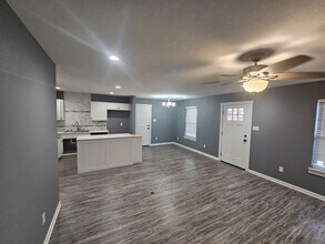 303 Dobbs St in Benton, AR - Building Photo - Building Photo