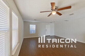 10037 Cougar Tr in Fort Worth, TX - Building Photo - Building Photo