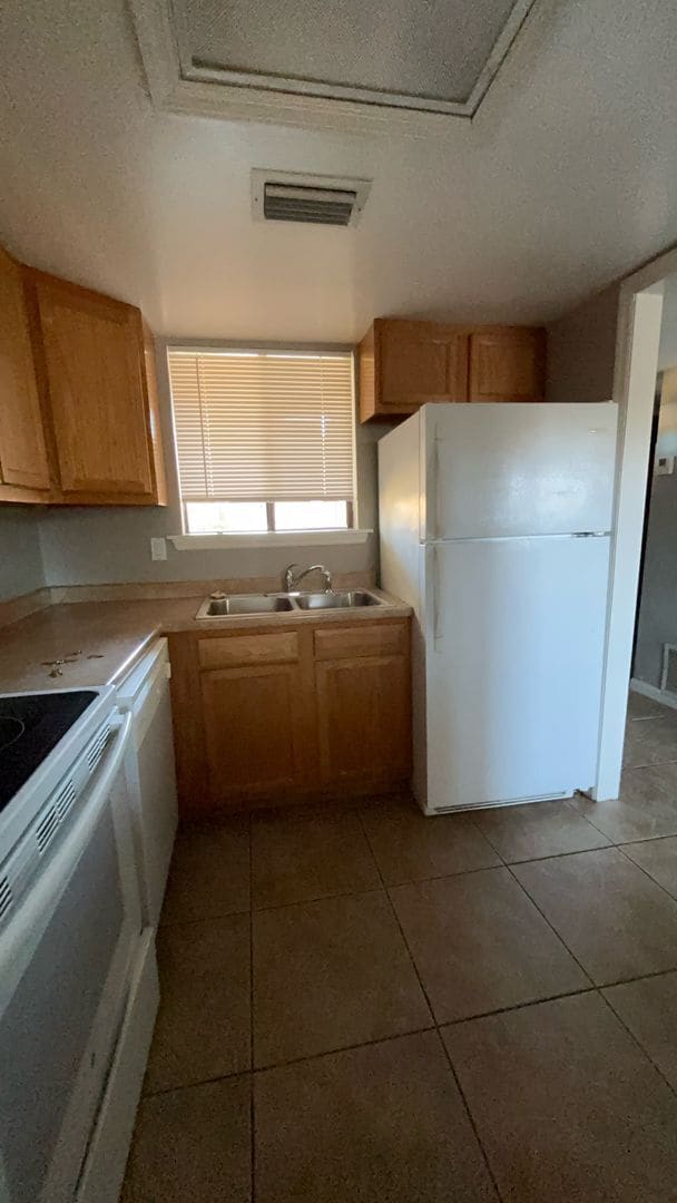 Full Sail/Winter Park 2/2 condo available  in Winter Park, FL - Building Photo - Building Photo