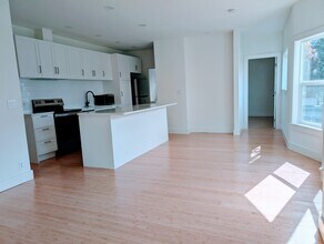 1401 N 36th St, Unit 1401 in Seattle, WA - Building Photo - Building Photo