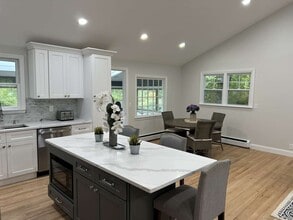 18 Great Meadow Rd in Redding, CT - Building Photo - Building Photo