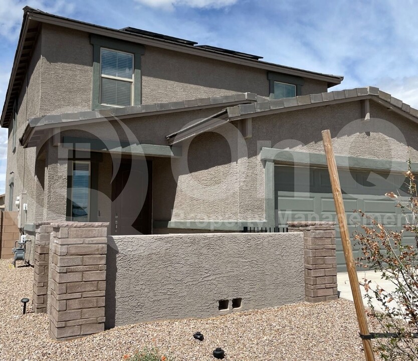 10664 W Golson Dr in Marana, AZ - Building Photo