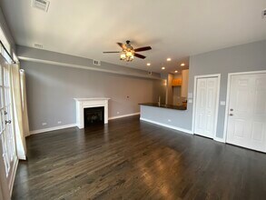 2356 W Harrison St, Unit 2 in Chicago, IL - Foto de edificio - Building Photo