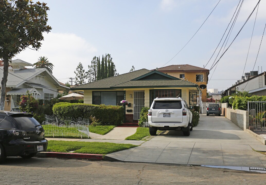 706 E Elk Ave in Glendale, CA - Building Photo