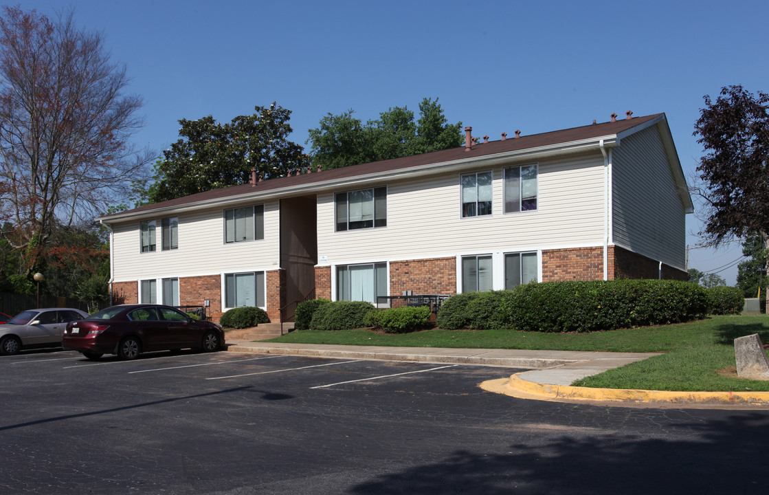 Paradise East Apartments in Atlanta, GA - Building Photo