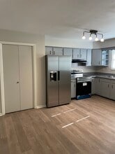 402 Schenkel Ln in Frankfort, KY - Building Photo - Building Photo