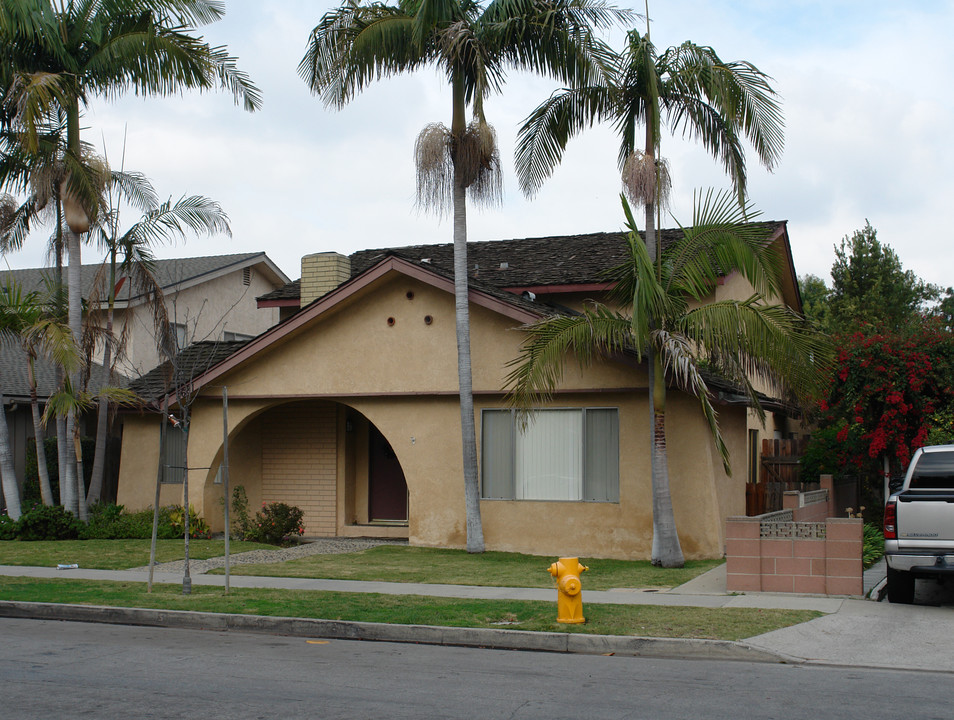 3681 Howard Ave in Los Alamitos, CA - Building Photo