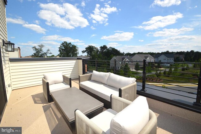 property at 22790 Tawny Pne Sq