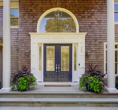 360 Canoe Pl Rd in Southampton, NY - Building Photo - Building Photo