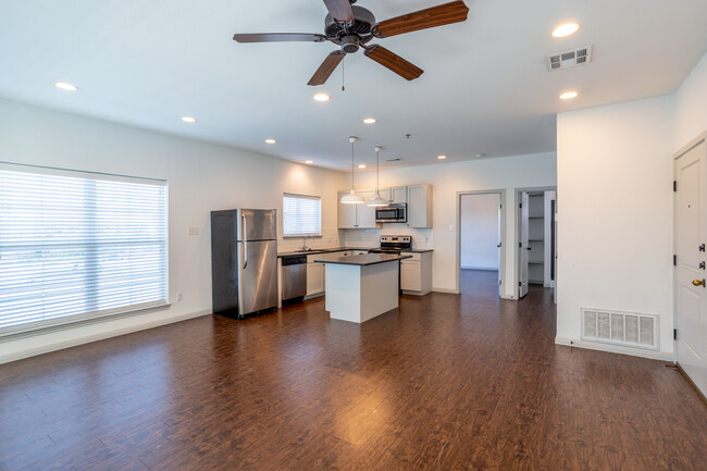 222 Clay Court in Waco, TX - Building Photo - Interior Photo