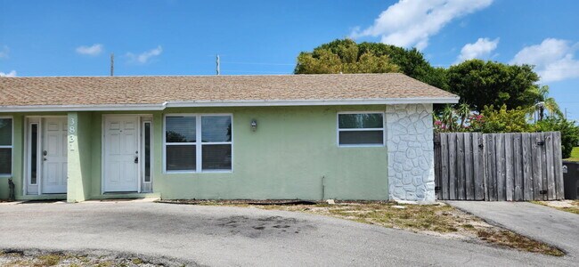 property at 3831 Beacon Hill Rd