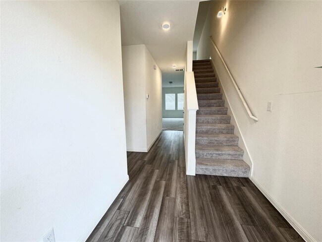 102 Gemsbok Rd in Hutto, TX - Building Photo - Building Photo