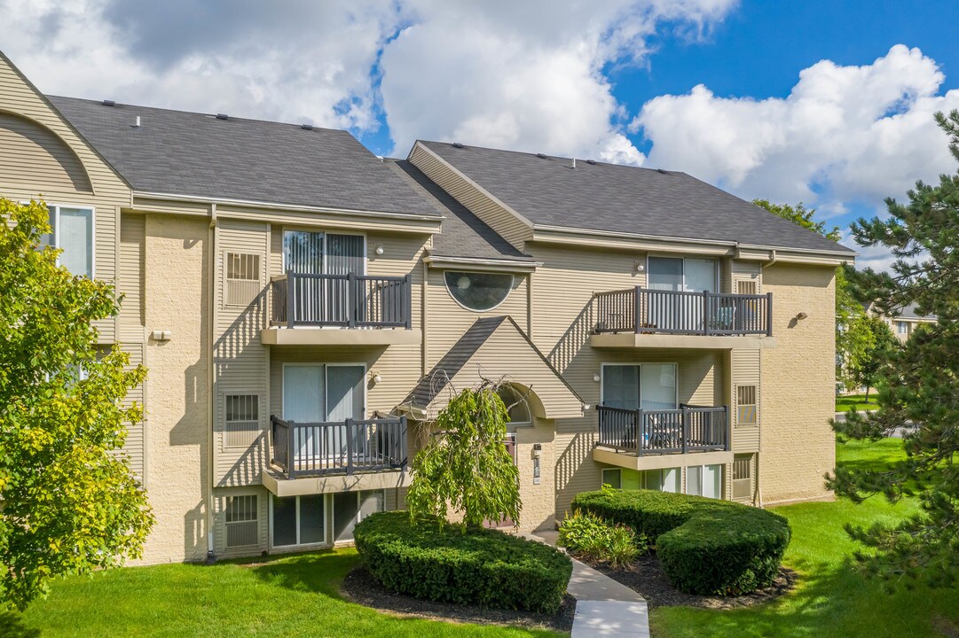 Adams Creek in Auburn Hills, MI - Foto de edificio