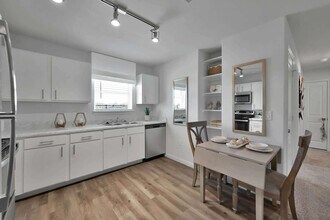 Esperanza at Keith Harrow in Katy, TX - Building Photo - Building Photo