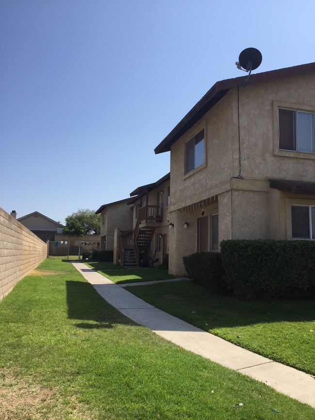 804 Raaberg Way in Santa Maria, CA - Building Photo - Building Photo