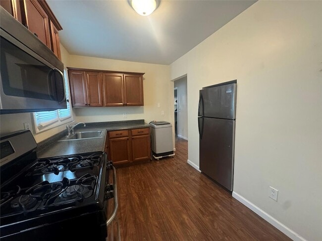 455 E Chester St, Unit Main in Long Beach, NY - Building Photo - Building Photo