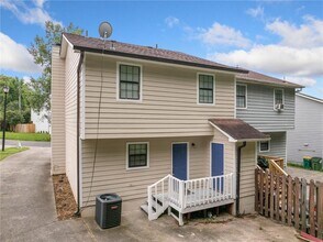 112 Woodberry Ct in Woodstock, GA - Foto de edificio - Building Photo