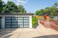 2011 Stearns Dr in Los Angeles, CA - Building Photo - Building Photo