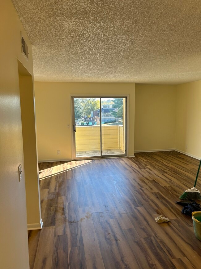 515 Basswood Ave, Unit G80 in Nashville, TN - Foto de edificio - Building Photo