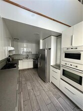 12222 Wilshire Blvd in Los Angeles, CA - Building Photo - Building Photo